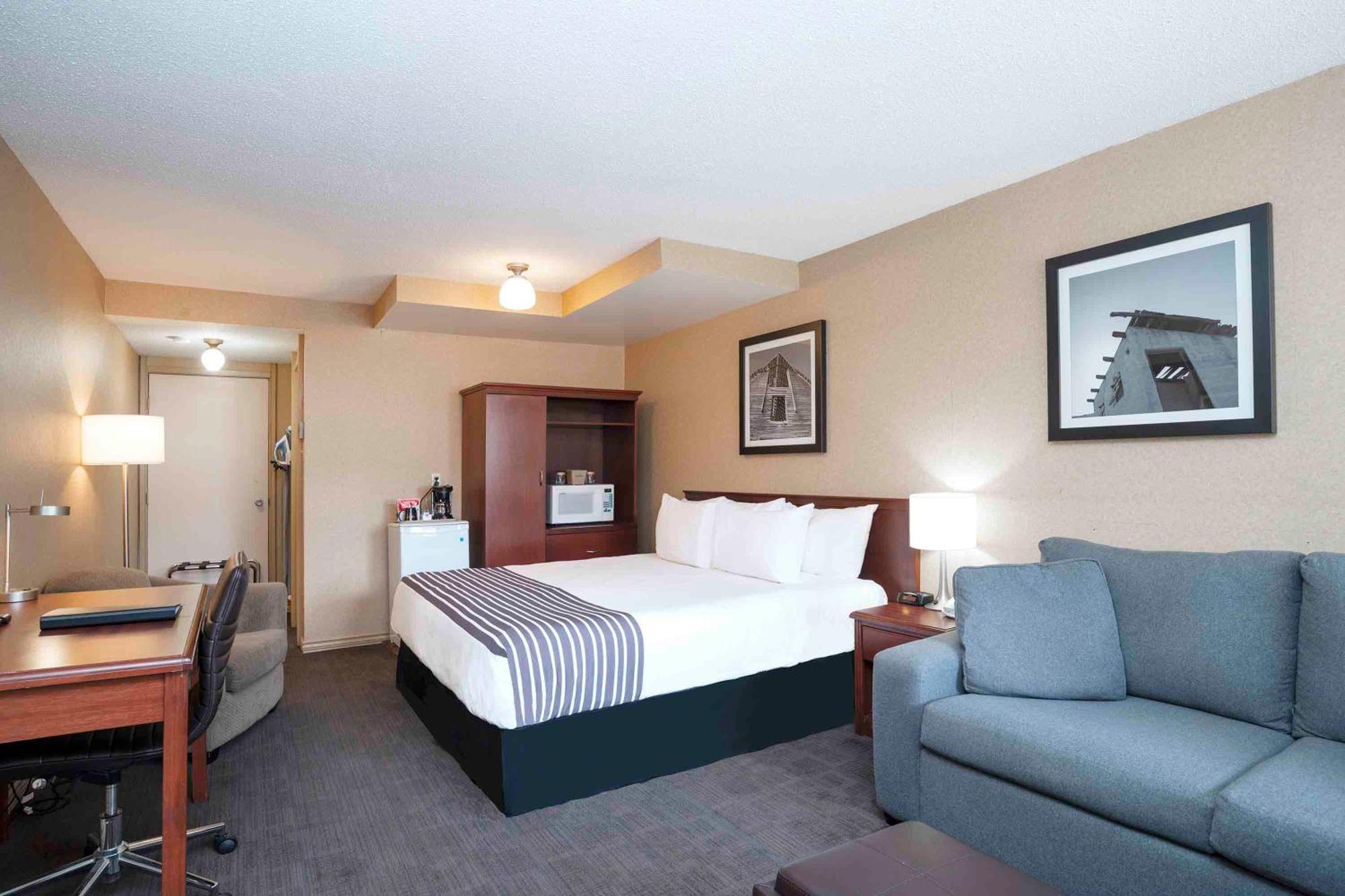 Sandman Inn Princeton Bagian luar foto