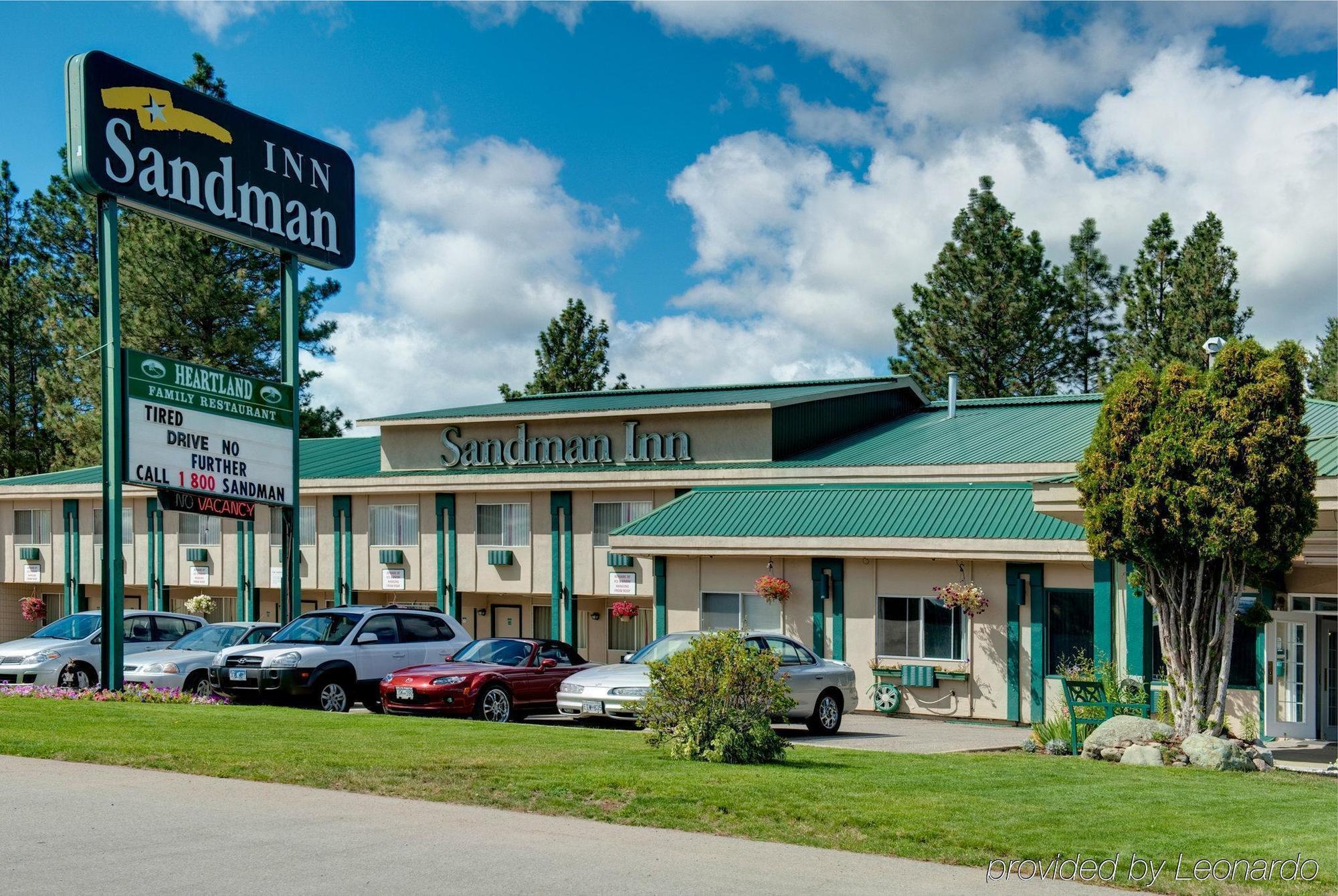 Sandman Inn Princeton Bagian luar foto